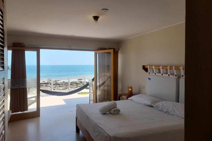Room 6 of 30