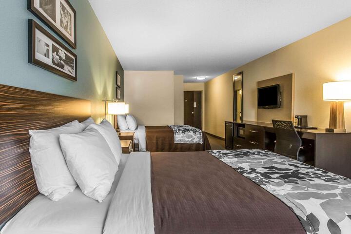 2 Queen Beds Accessible (2 of 12)