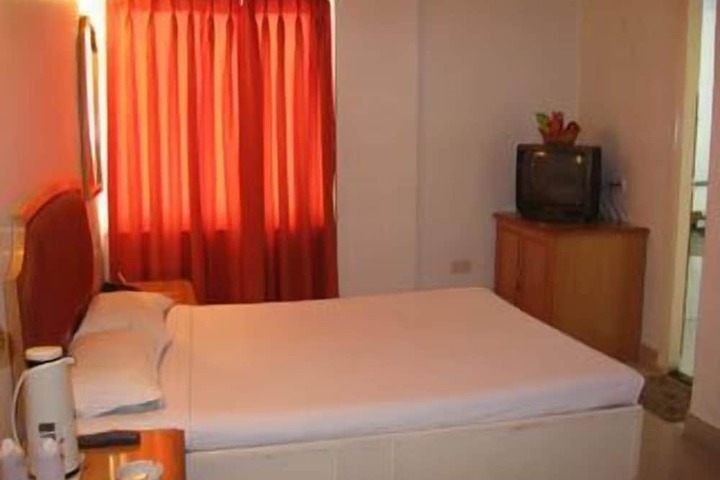 Room 8 of 43