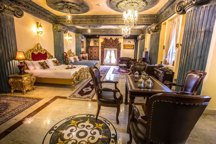 Room 14 of 73