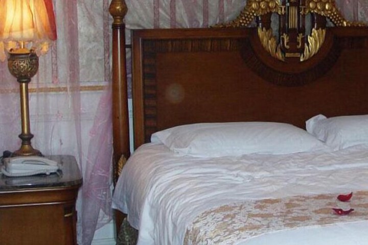 Room 30 of 94