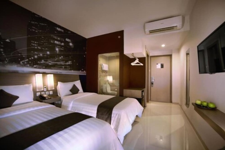 Room 6 of 17