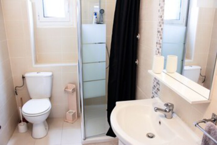 Room 2 of 19