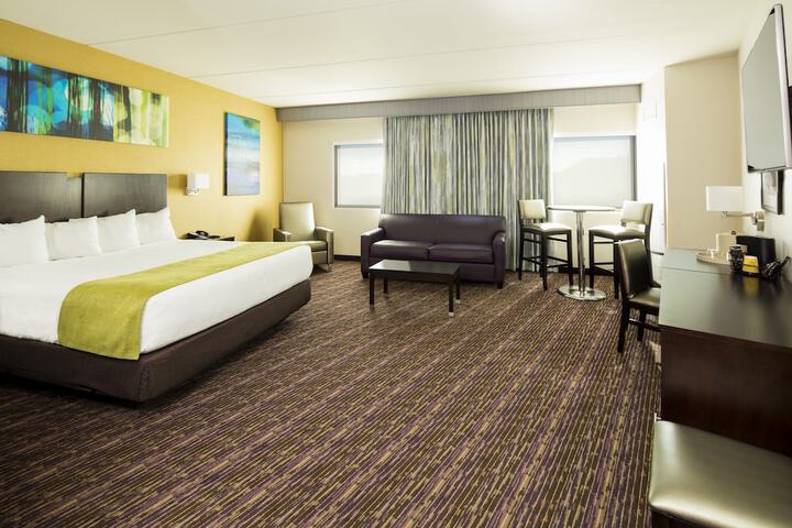 Tower River Deluxe King Bed (3 of 6)