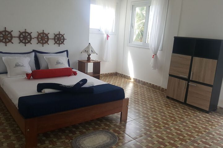Room 5 of 28