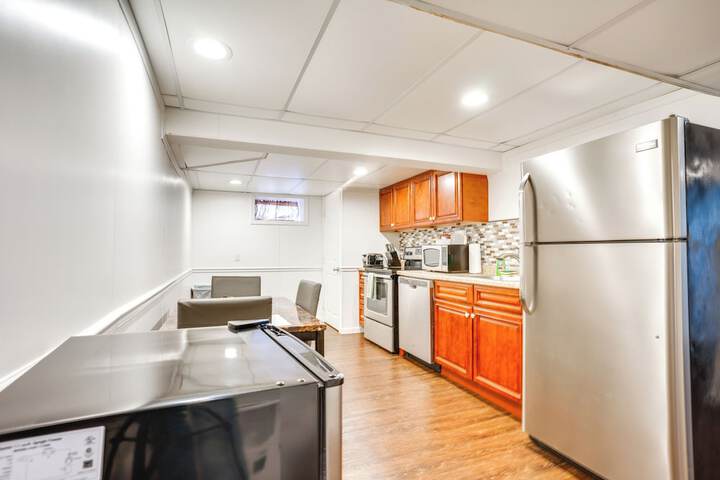 Shared Yard 4 Mi to Nyc: Englewood Apartment!