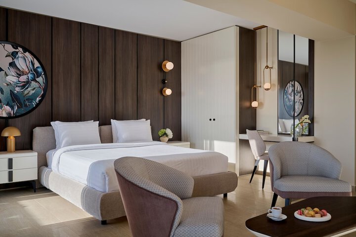 Room 105 of 400