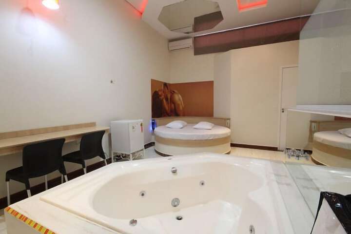Room 9 of 29