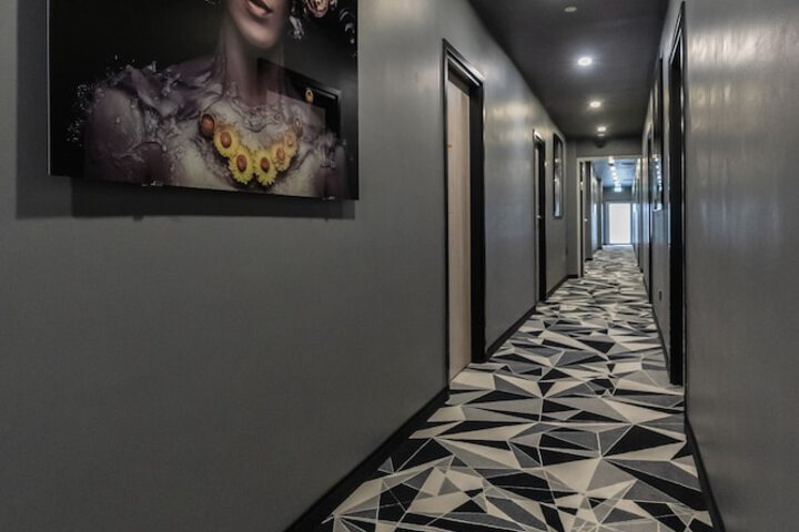 Ballroom/Hall 61 of 62