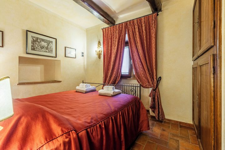 Room 15 of 118