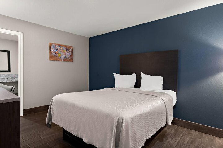 Room 10 of 47