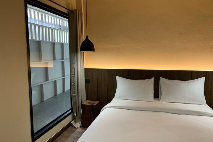 Room 26 of 94