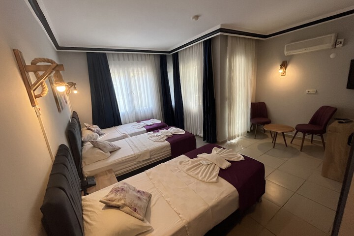 Room 6 of 42