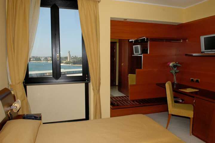 Room 17 of 59