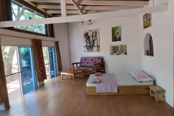Room 4 of 13