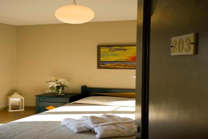Room 6 of 187