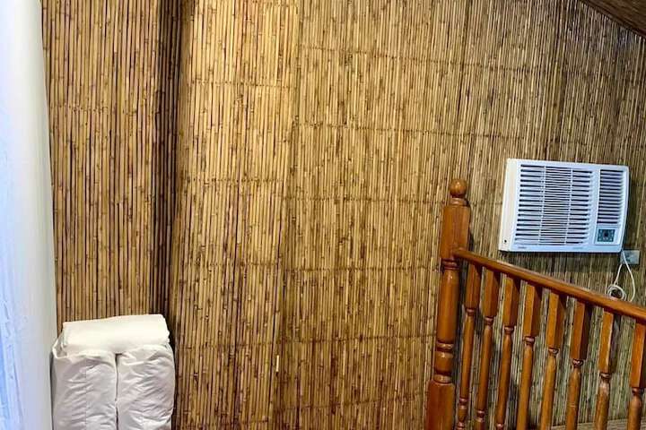 Room 16 of 96