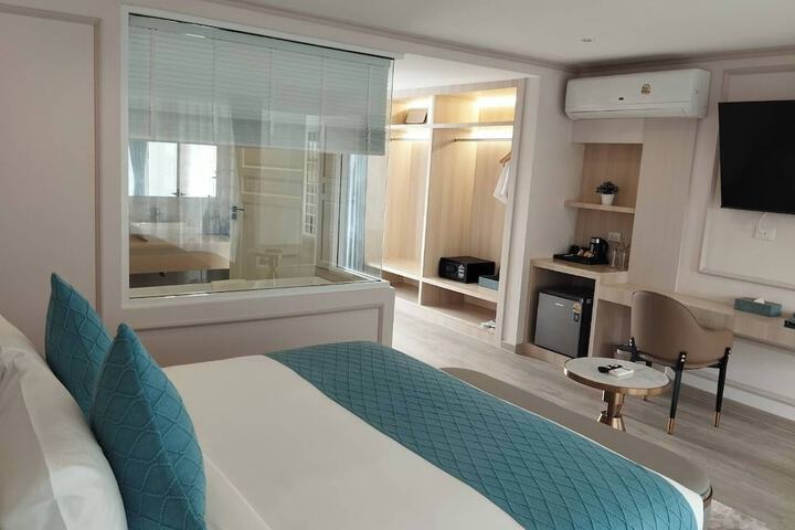 Room 70 of 171
