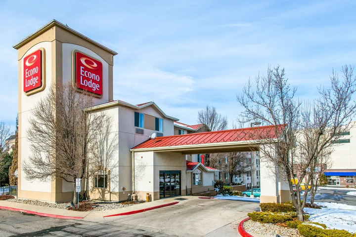 Photo of SureStay Plus by Best Western Thornton Denver North