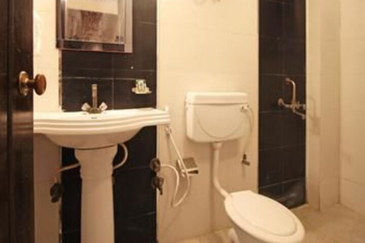 Room 2 of 27