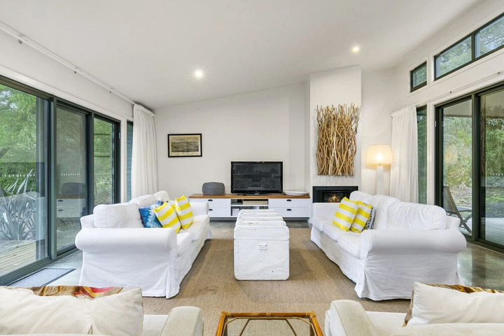 Hidden Escape Free Wifi & Foxtel Surfside PET Friendly