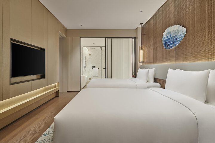 Room 28 of 114