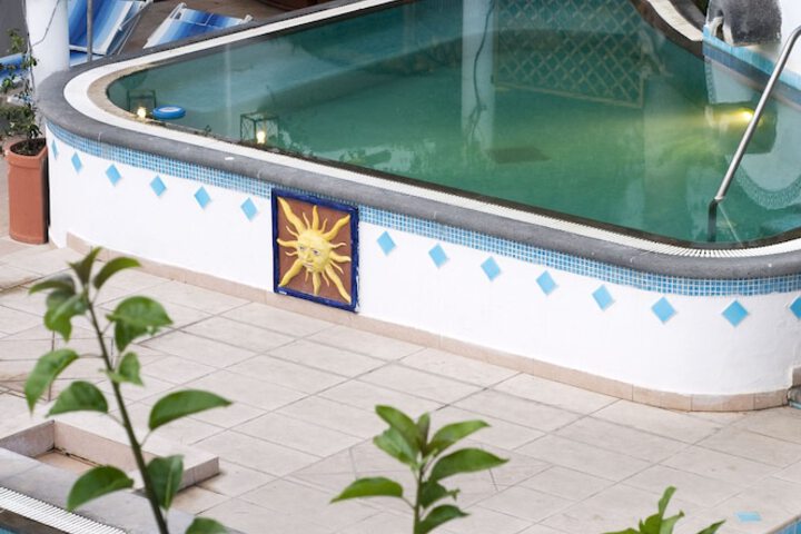 Pool 32 of 60