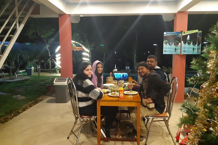 Dining 53 of 62