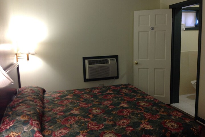 Room 2 of 19