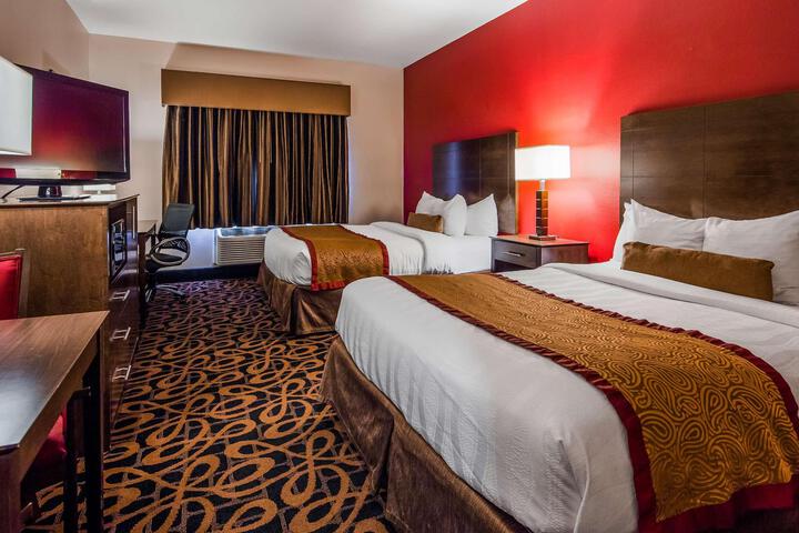 2 Queen Beds Mobility Accessible Bathtub Full Breakfast (3 of 6)