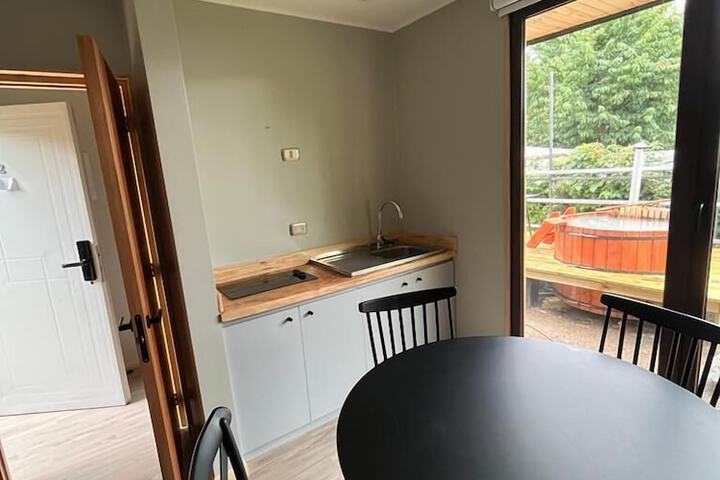 Room 6 of 14