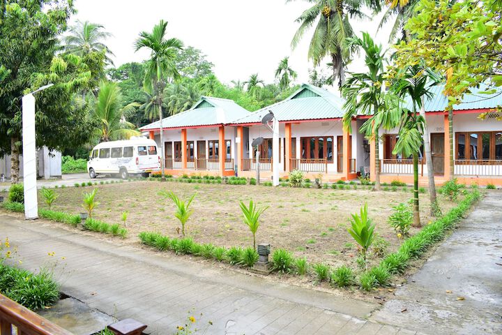 Room 4 of 43