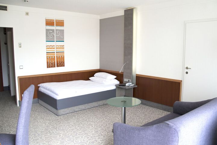 Room 13 of 81