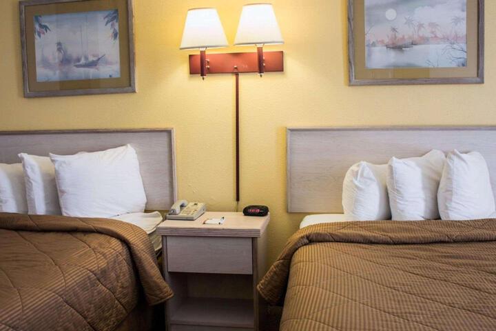 Standard Room, King or Two Doubles (11 of 12)