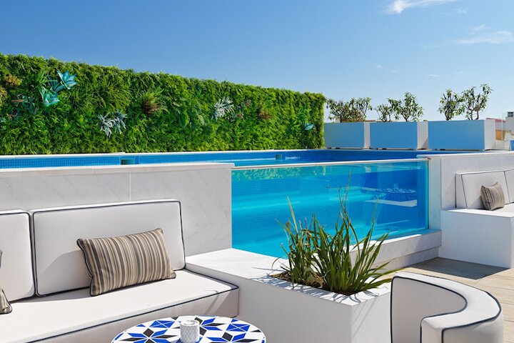 Pool 33 of 70