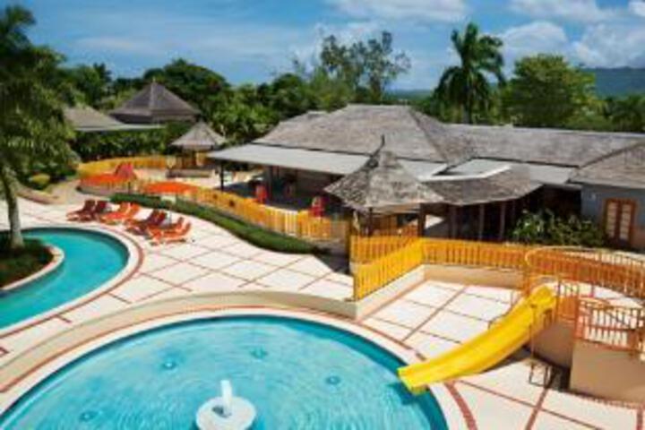 Pool 12 of 22