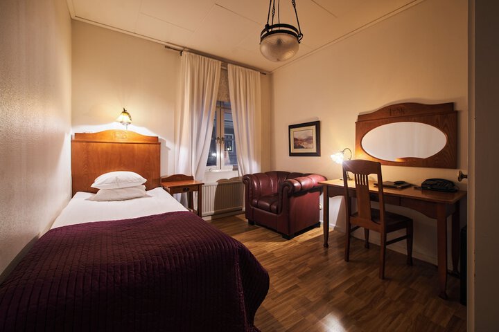 Room 20 of 48