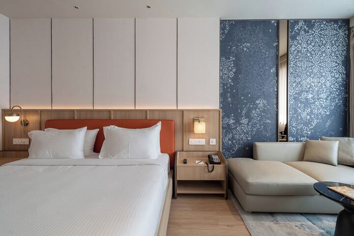 Room 2 of 27