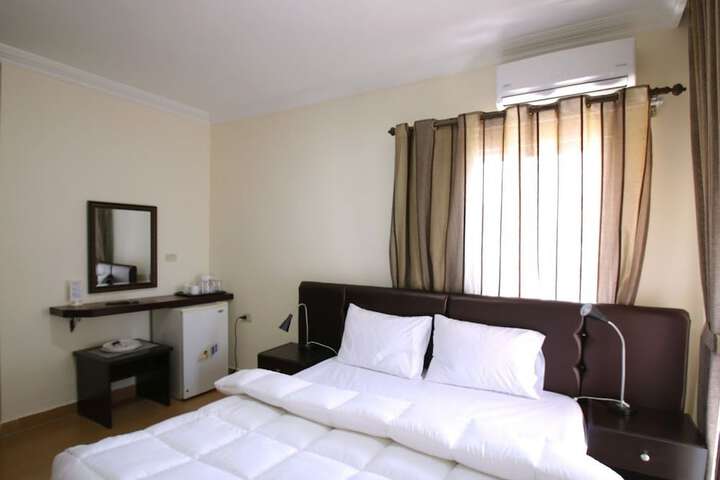 Room 19 of 48