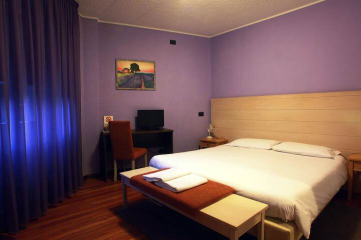 Room 5 of 33