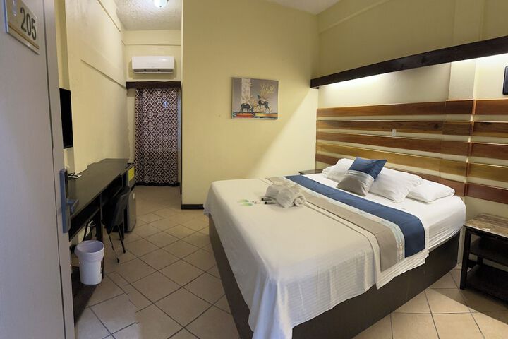 Room 1 of 21