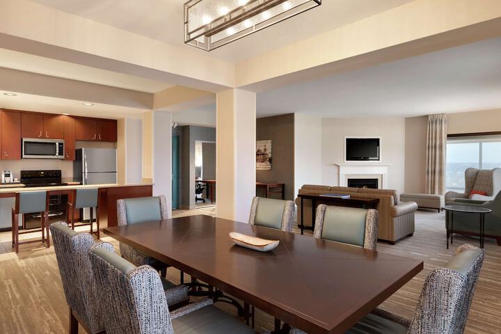 1 King Premium with in Room Drinks Snacks (5 of 31)