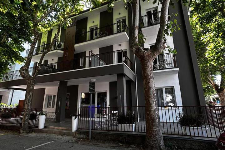 Hotel apartments Crisvan