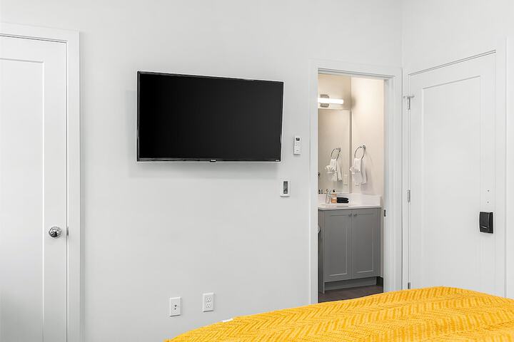 Room 3 of 18