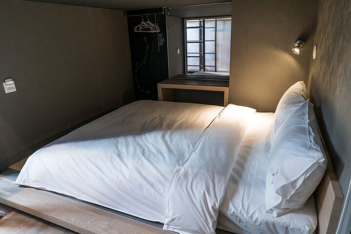 Room 8 of 60
