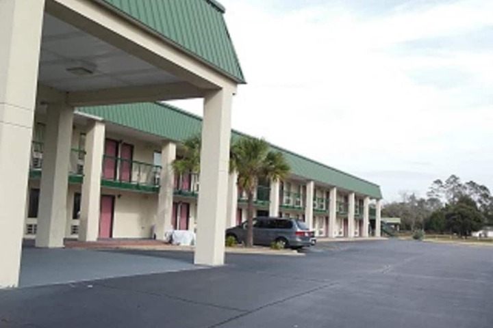 Hotel 12 of 14