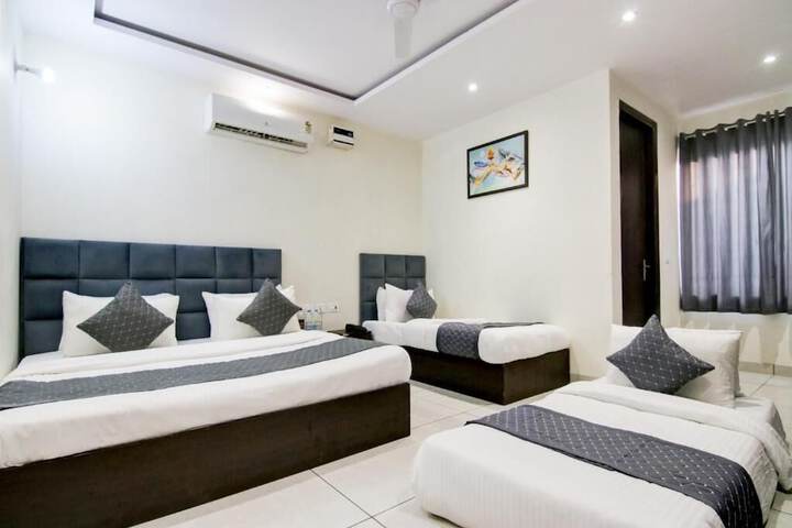 Room 5 of 25