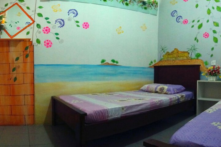 Room 17 of 65