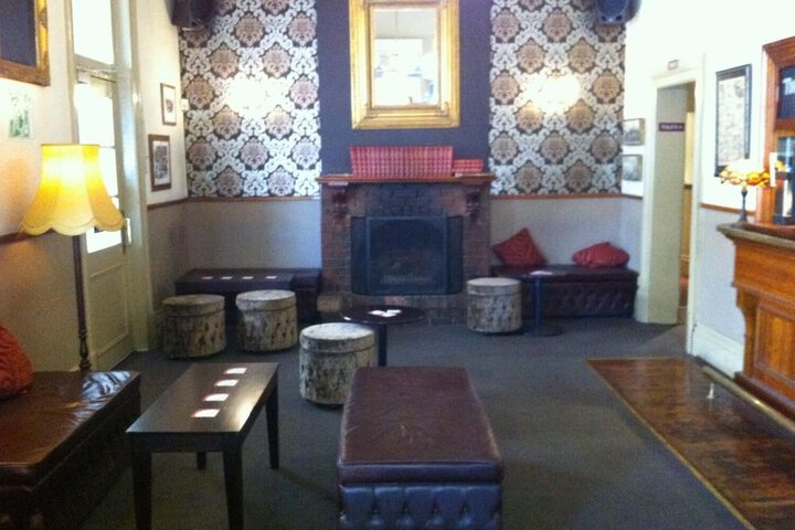 Room 9 of 19