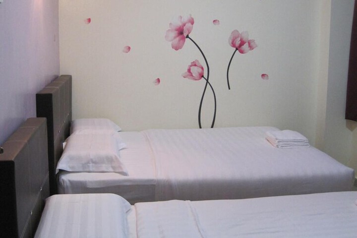 Room 18 of 32